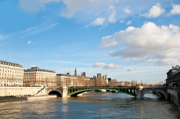 什么是建筑资质？办理建筑资质都需要哪些费用？